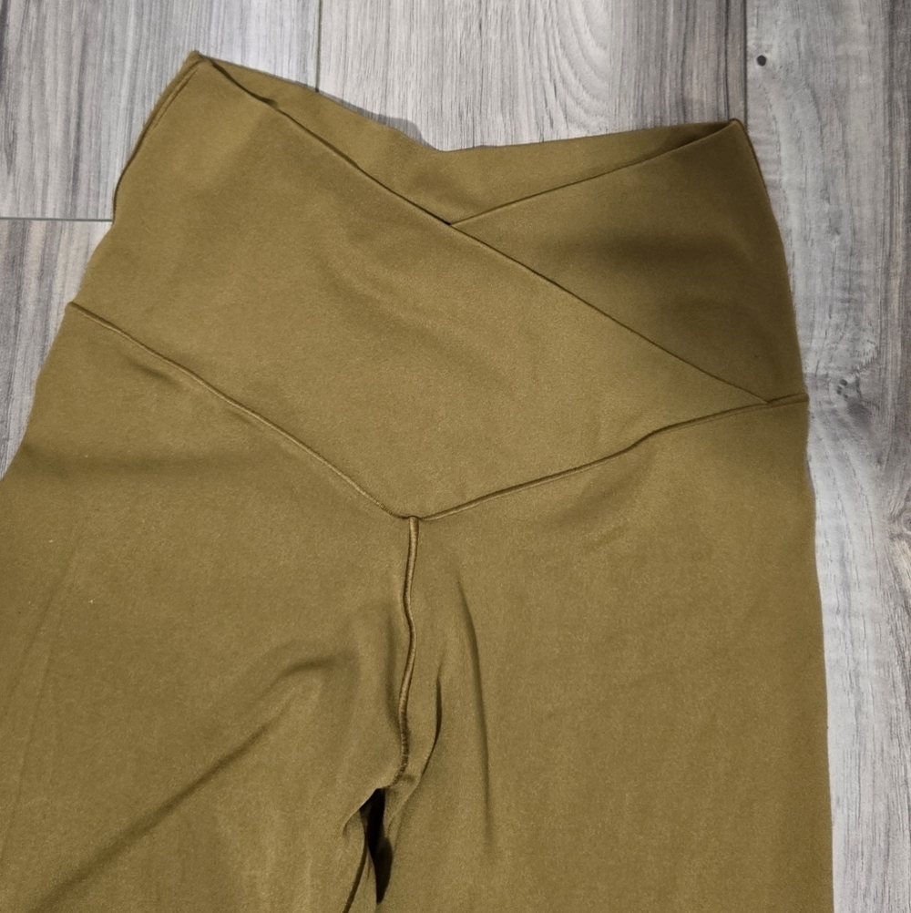 Offline By Aerie Real Me Leggings Sz Small Front Criss Cross - Picture 4 of 5